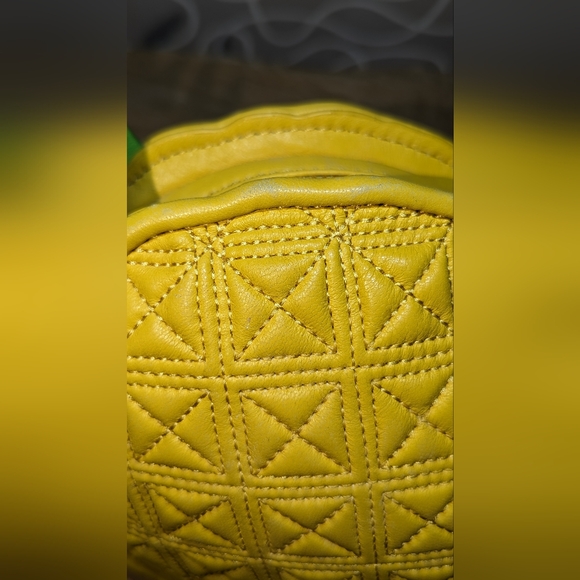 Kate Spade Wing It Pineapple Purse EUC - Picture 11 of 11